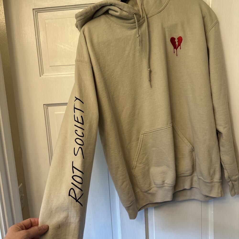 Riot Society Hoodie Mens Size Medium Beige Broken Heart Graphic Sweatshirt